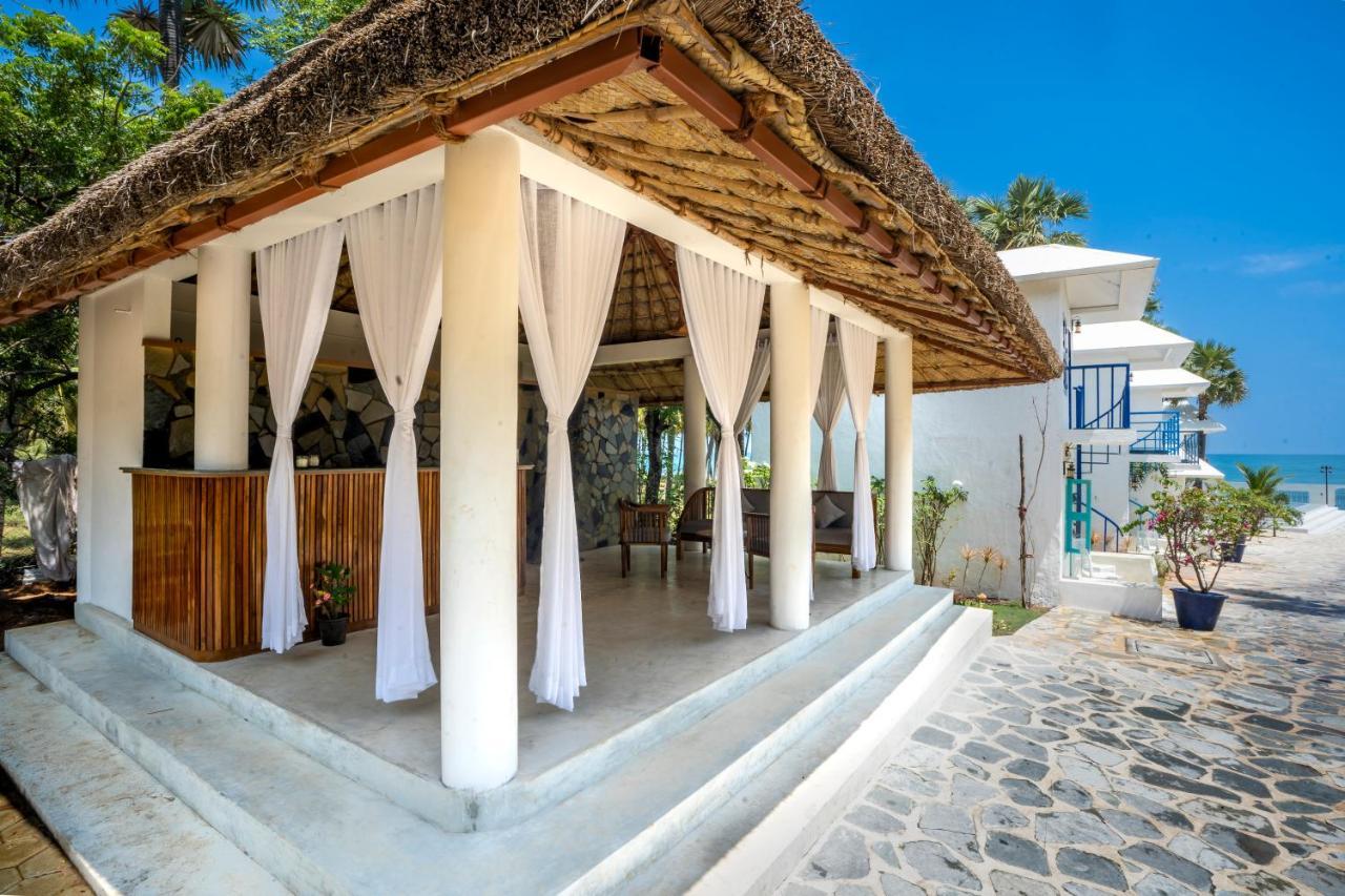 Отель Greek Bay Ауровиль Экстерьер фото